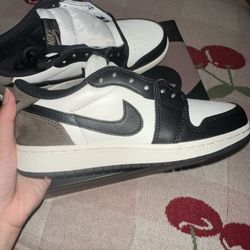 Nike Jordan Low 