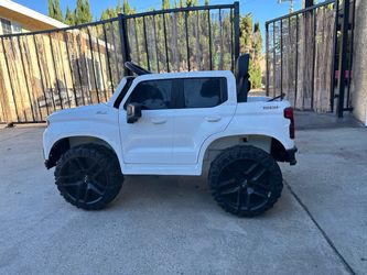 12V Chevy Silverado Ride-On