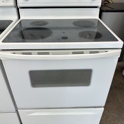 Whirlpool Electric Stove 30” (1 Month Warranty)