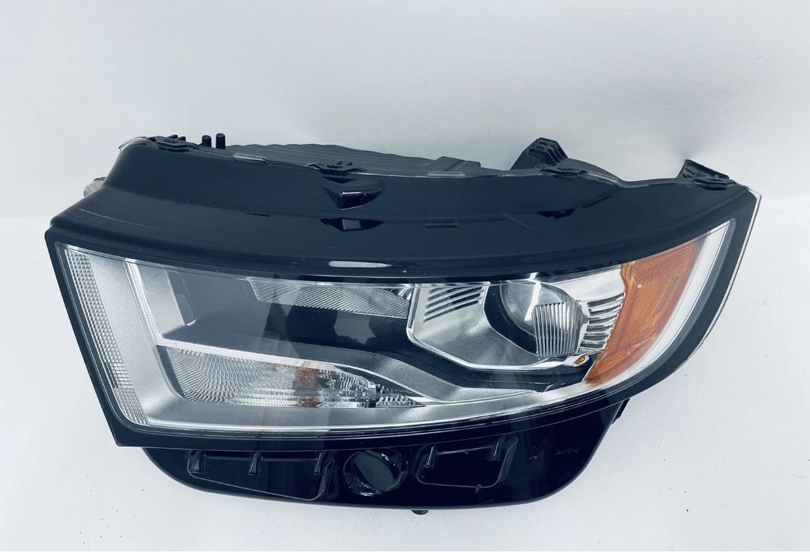 2015-2018 FORD EDGE LEFT DRIVER SIDE HEADLIGHT HALOGEN OEM 