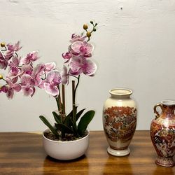 Small Vases pick up only on Thursday