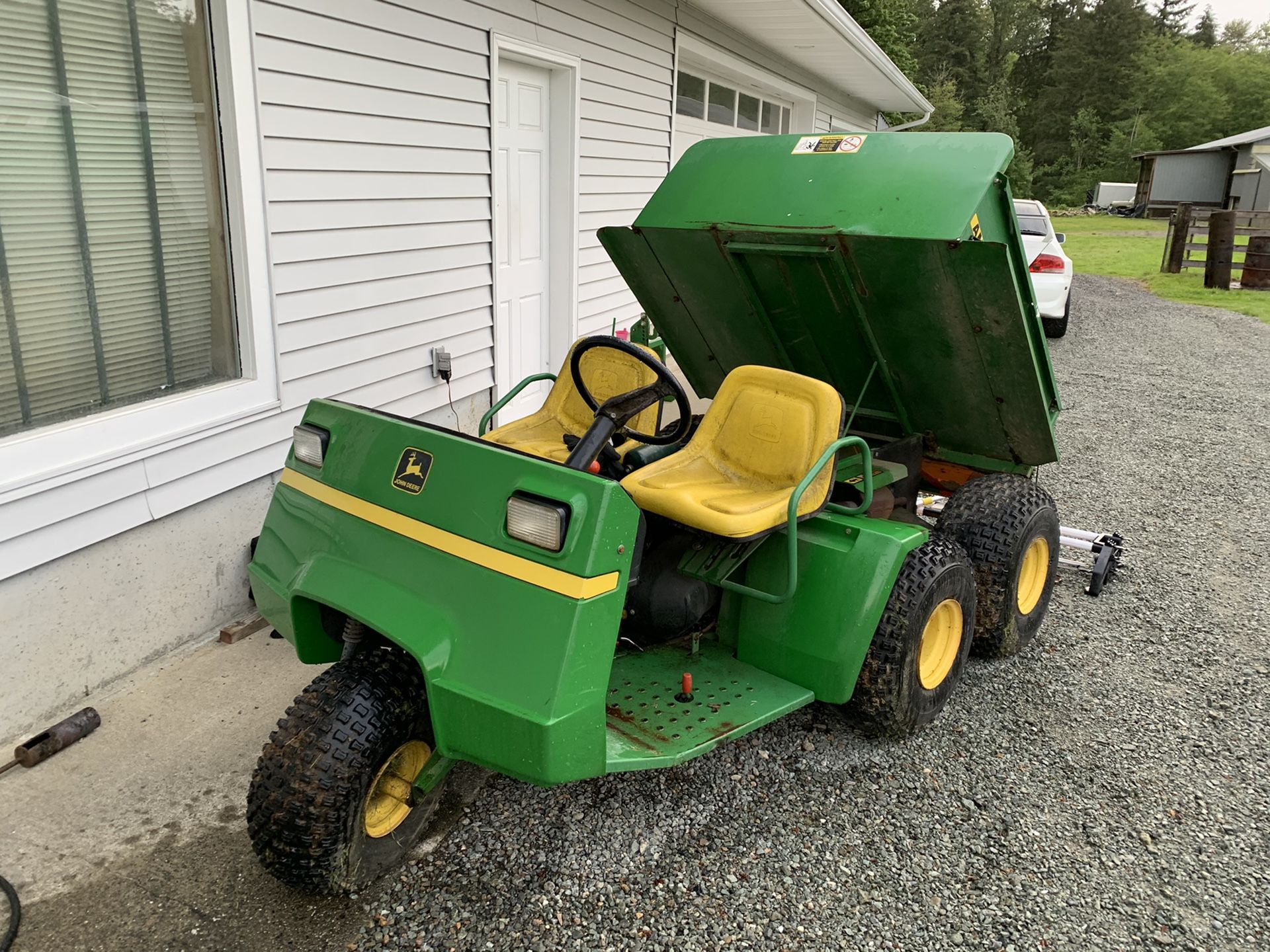 John Deere AMT 626 Gator