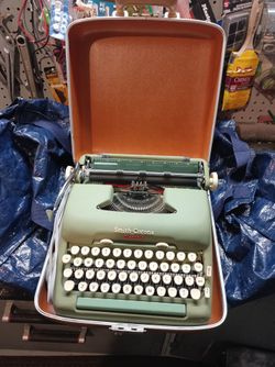 Smith-Corona 5TEType: Portable Electric