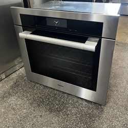 Miele 30” Wide Stainless Steel Electric Single Wall Oven 