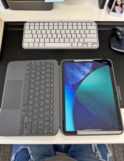 IPad 10th Generation / Keyboard