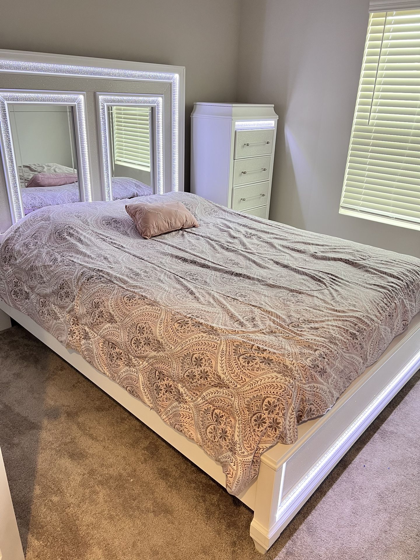 Queen Size Bed Set