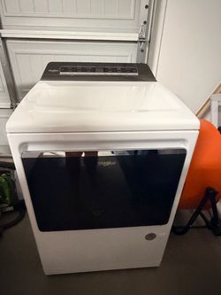 Like new Whirlpool Gas Dryer