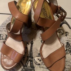 Michael kors calder leather platform heels Tan Size 8.