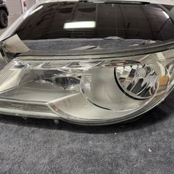 2009-2011 Volkswagen Tiguan Left Driver LH Side Halogen Headlight OEM 