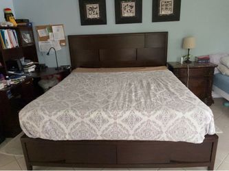 King bed with mattress