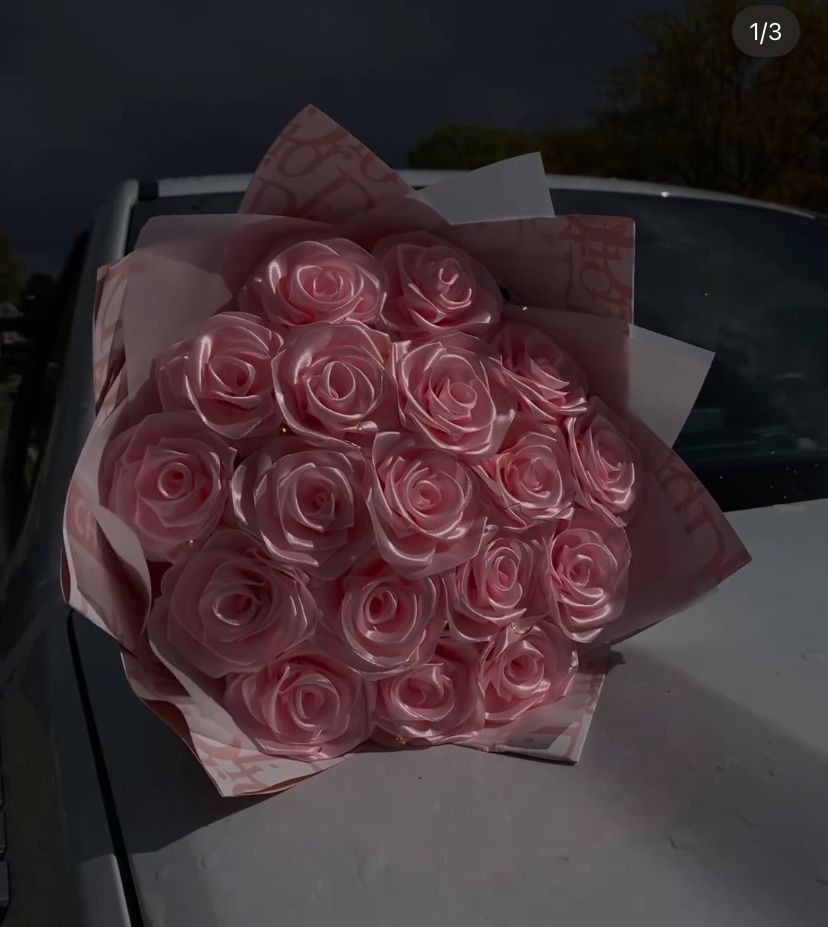 19 Count Eternal Rose Bouquet