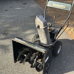 Yard Machines 5HP Snow Blower. Delivery Available Please Read Full Ad