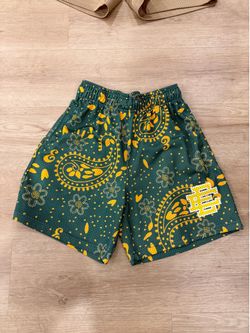 Eric Emanuel shorts size medium