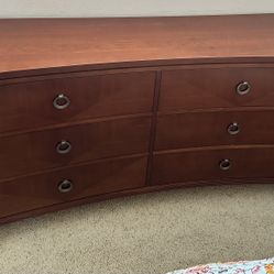 Ethan Allen Dresser