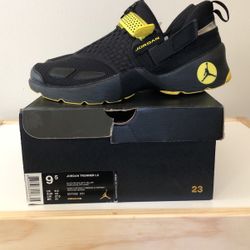 Jordan Trunner LX Black / Yellow