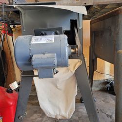 Table Saw With Dust Collecter