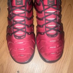 red and black vapor air maxs