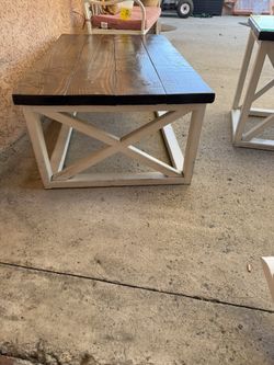 Living Room Tables 