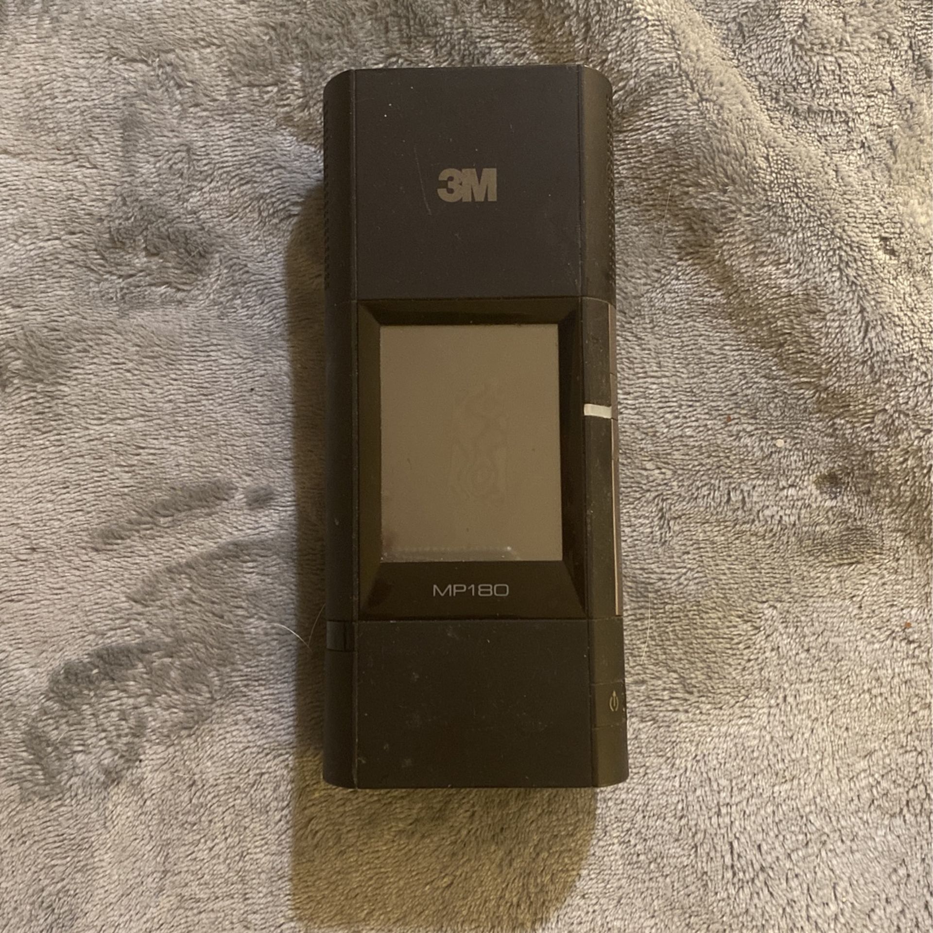 3M MP180 LED Pocket Projector with Drawstring Carry Bag