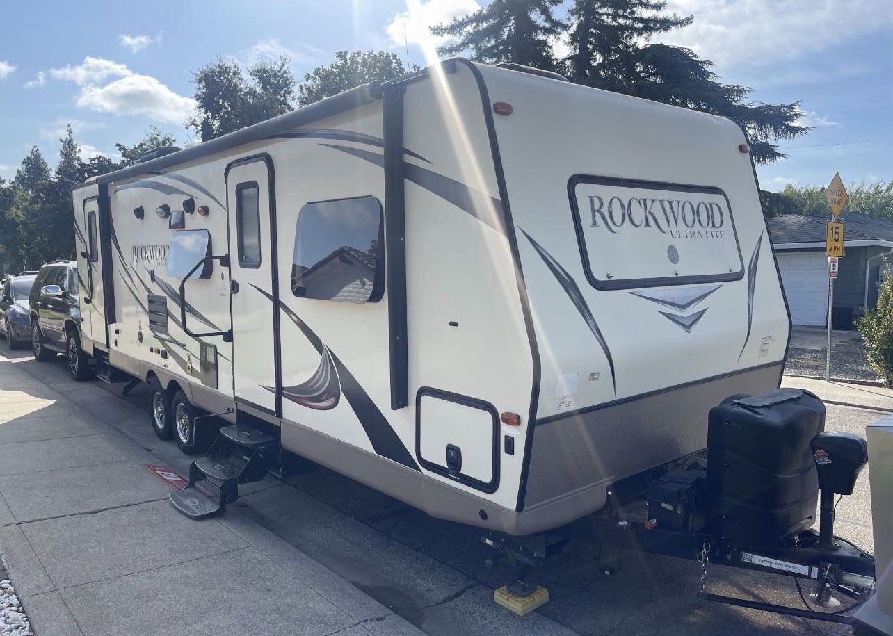 2015 Rockwood Ultra Lite (or trade)