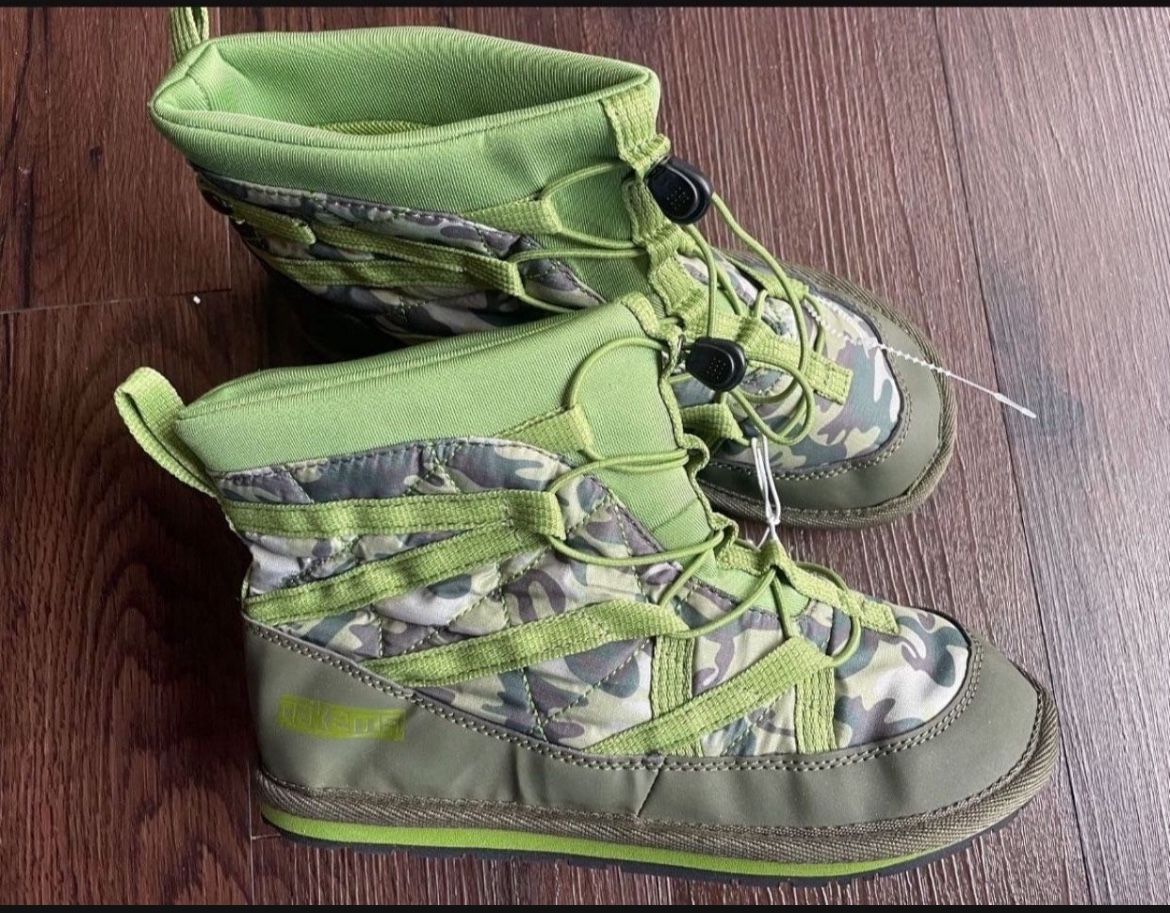 New Winter Lightweight Packable Boots, Pakems, Size 7