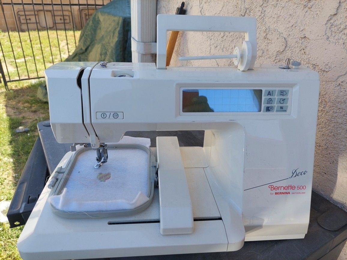 Bernina Bernette Deco 500 Computerised Embroided Machine= $175