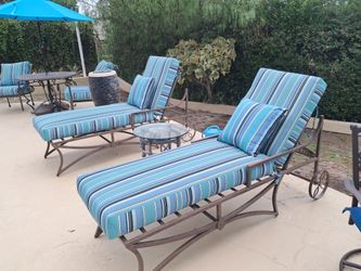 Pair of Outdoor Patio Chaise Lounge Chairs w/ Cushions