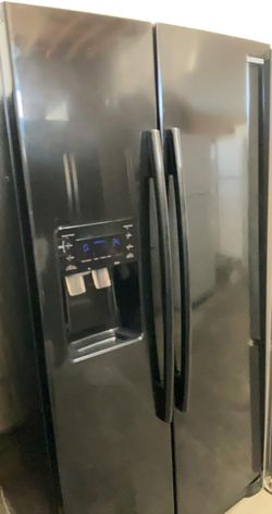 Samsung Side By Side Black Fridge
