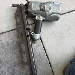 HITACHI Nail Gun 300$