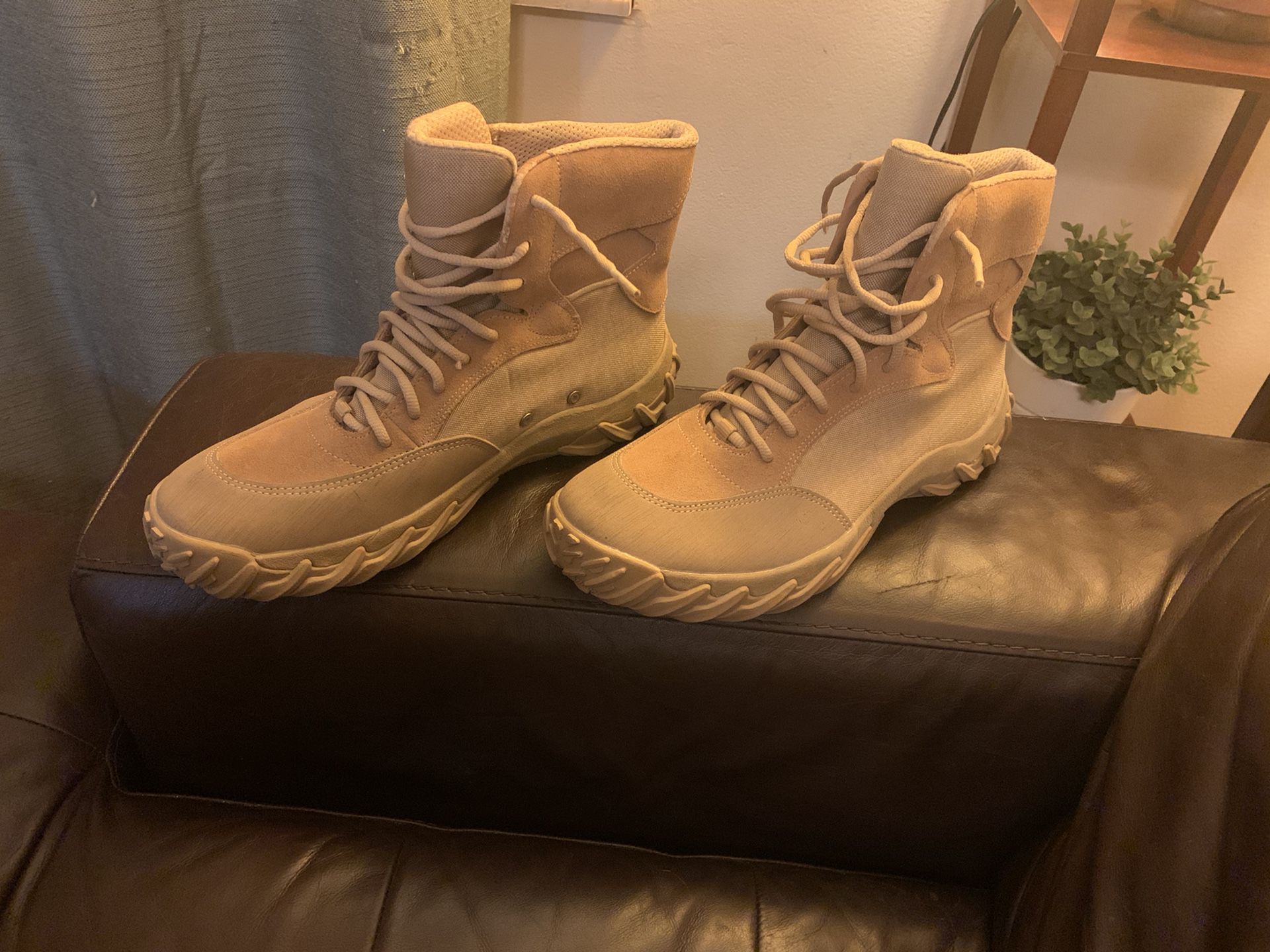 Oakley Field Assault Boots - Size 11 for Sale in Kissimmee, Florida -  OfferUp