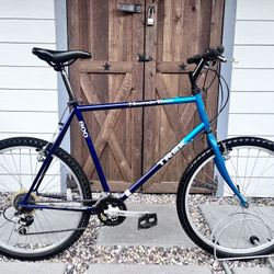 54cm Beautiful Trek Mountain Track 800 Mountain/Gravel Bike