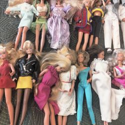 29 Vintage Barbies And Clothes