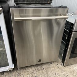 Jenn Air Stainless Steel Dishwasher 24”