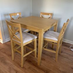 Table with 4 Chairs