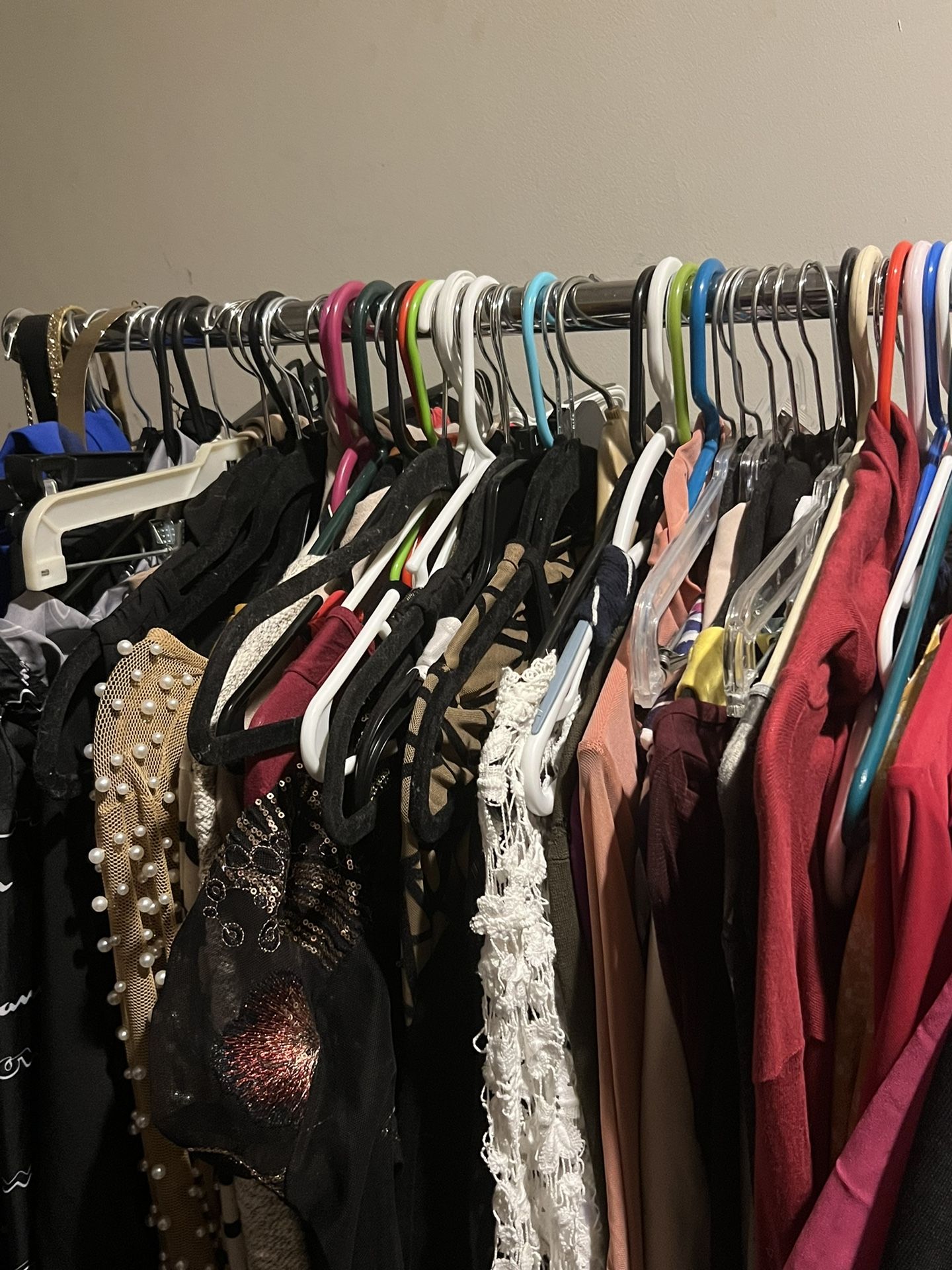 Lot of Over 100 new or gently used women’s clothing items. Great for a reseller!