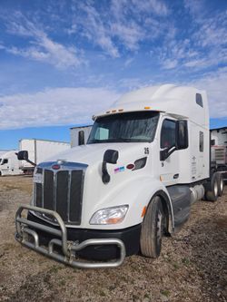 Peterbilt Semi Truck Sleeper Cab