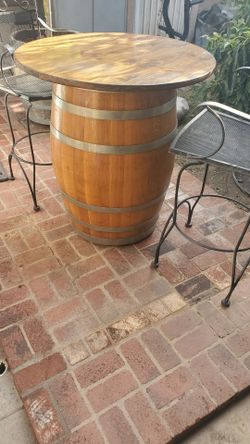 Wine barrel table with 2 chairs