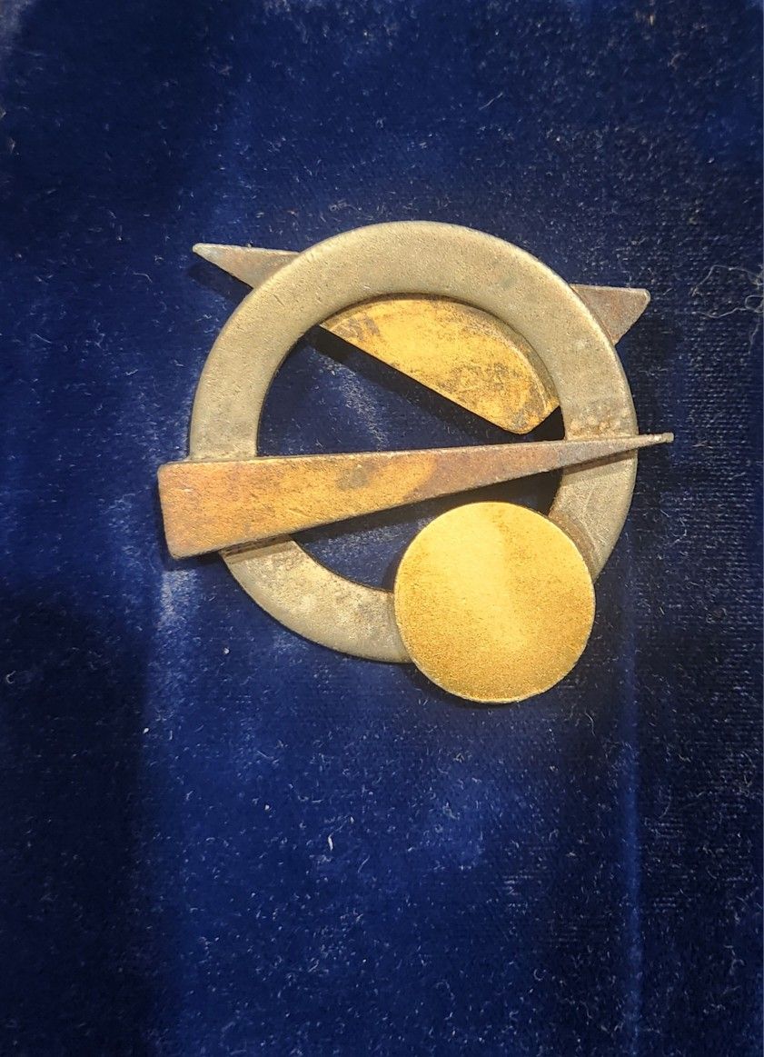 Vintage modernist brooch by designer Lee Wolfe from the 1980s