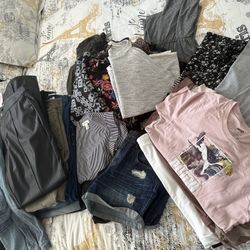 Women’s 70 Piece Clothing Bundle