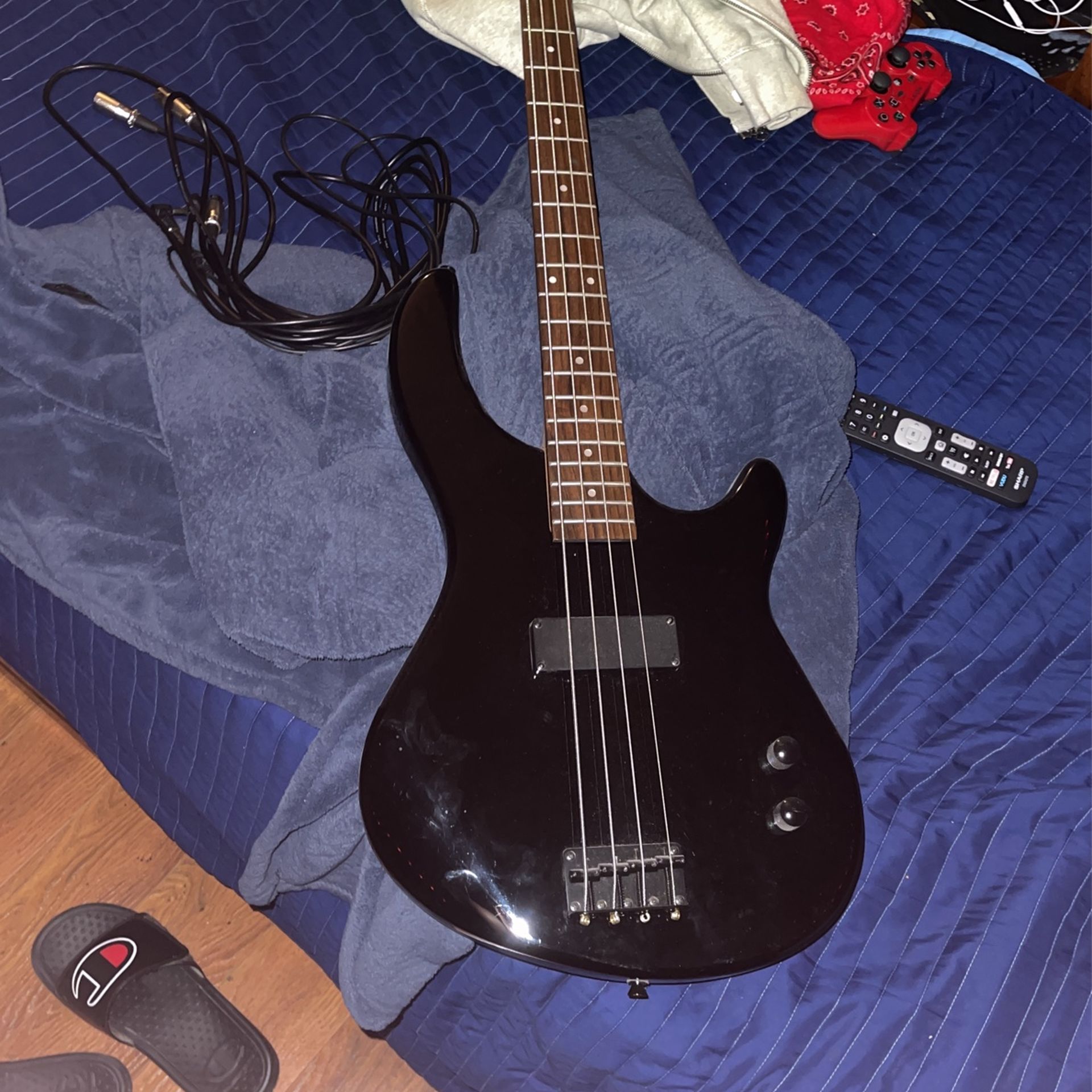 Deam Bass Guitar