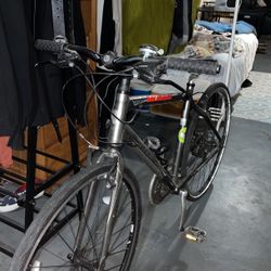 TREK Hybrid Bicycle 7300FX