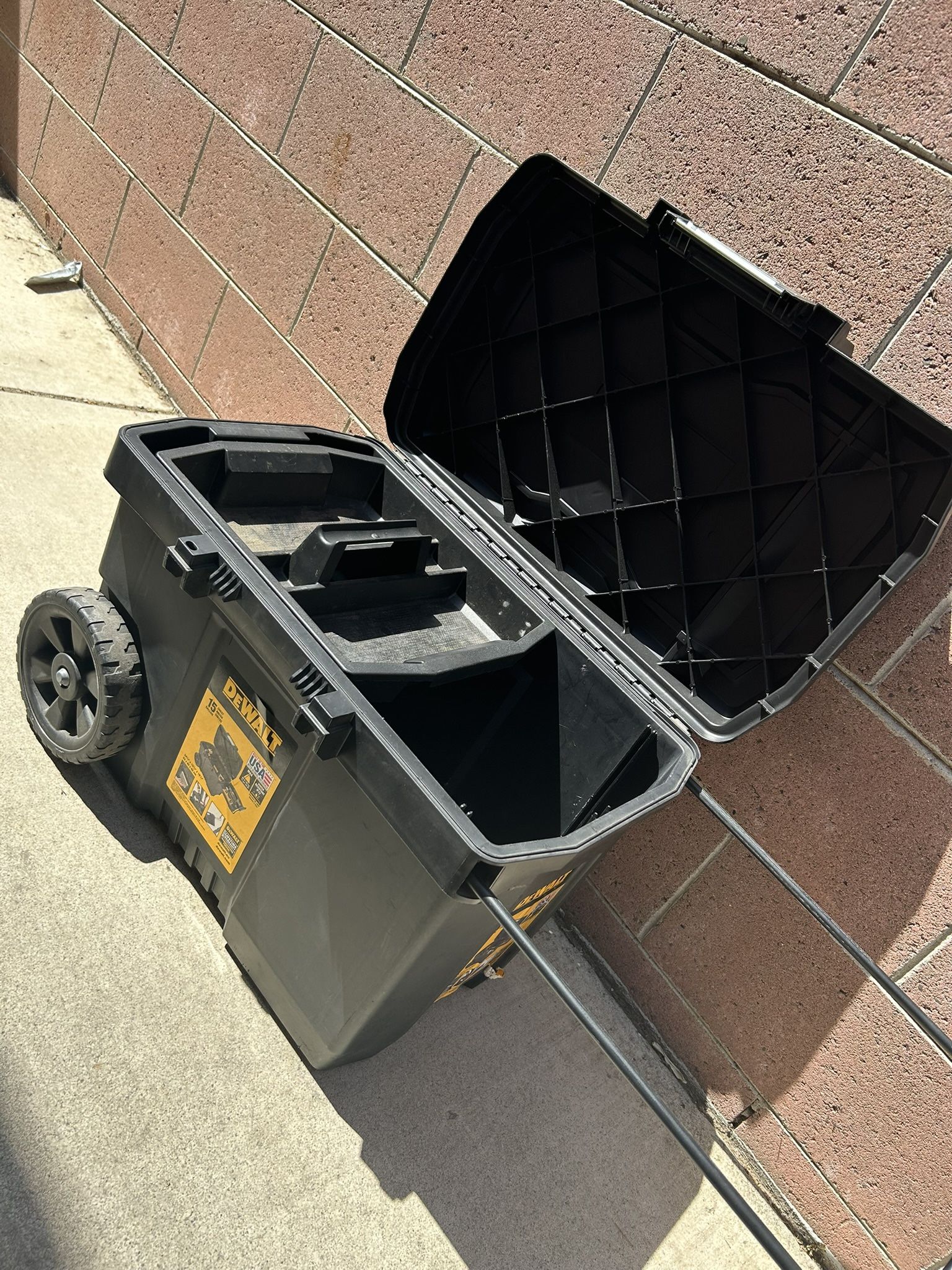 Dewalt Tool Box 15 Gallon With Wheels 🛞