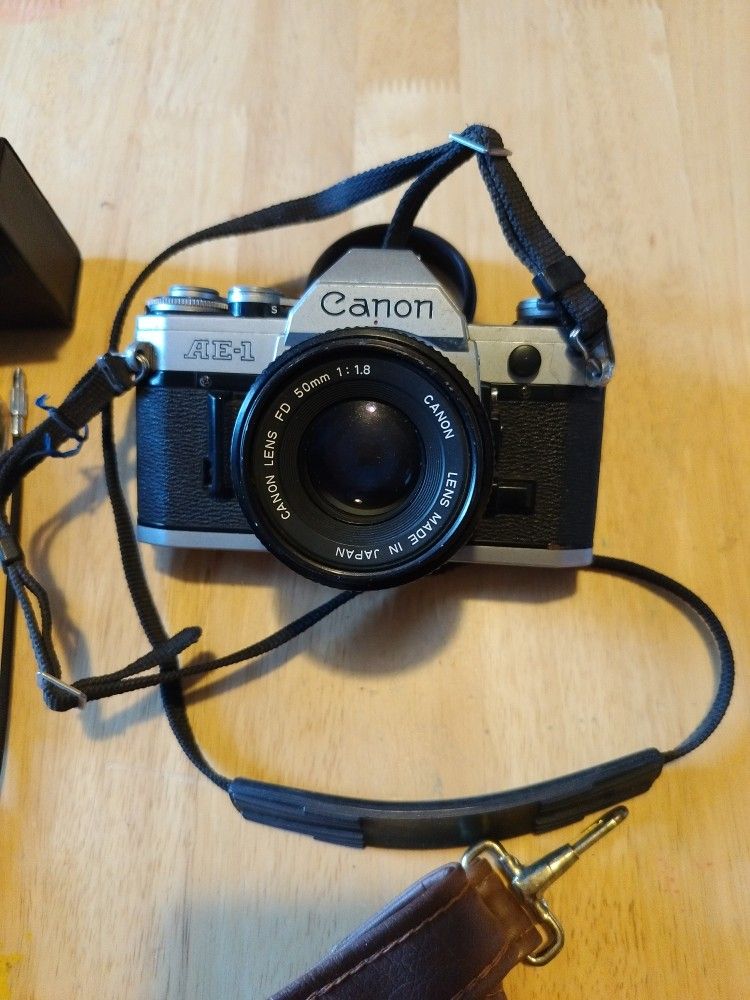 Canon FD With Interchangeable Lenses
