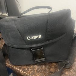 Canon EOS REBEL T6 Camera  w Extra Lens