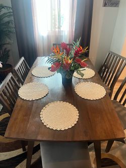 7 piece Dining Room Set