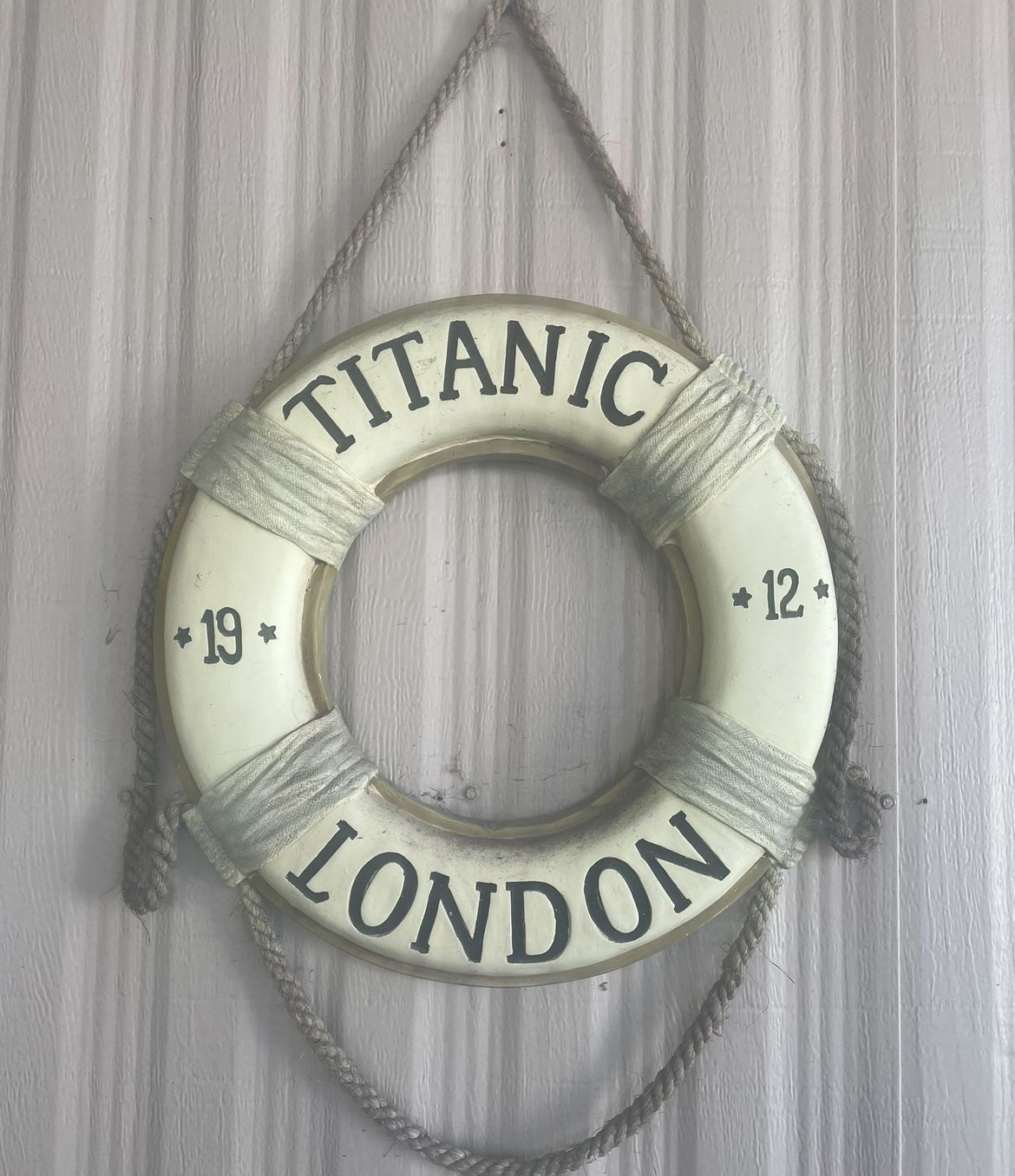 TITANIC LONDON 1912 life preserver replica wall hanging