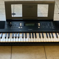 Yamaha PSRE373 61-Key Touch Sensitive Portable Keyboard