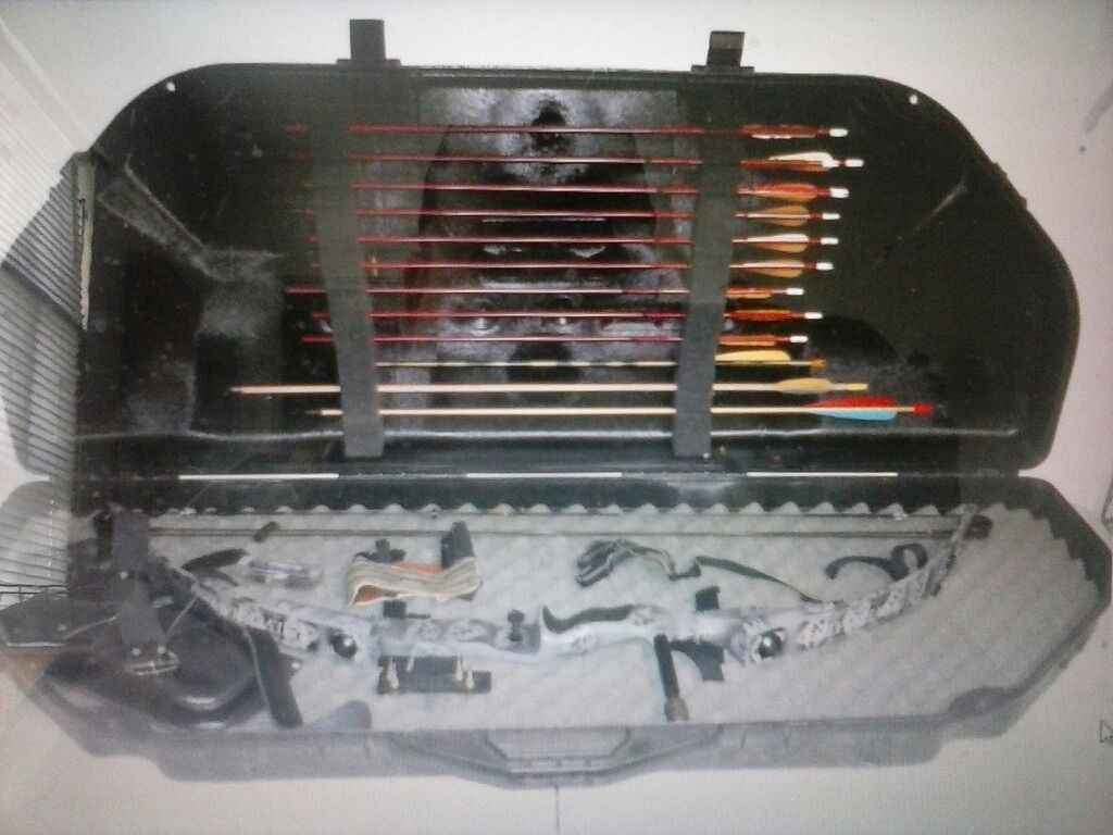 silver hawk xi 260 compound bow case and accesseries
