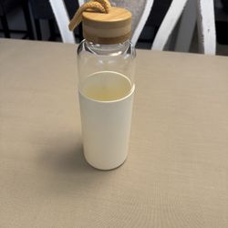 Glass Bottle With Silicon Sleeve - Spill Proof 