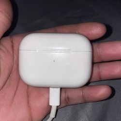 Apple AirPods Pro With Charging Case